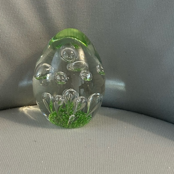 Art Glass Egg w/ Large Bubbles Inside 4 1/2” H 3” W 1 5/8” Base Murano Style - Picture 1 of 9